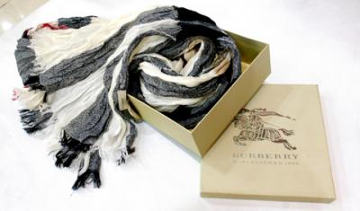 BURBERRY Scarf-100